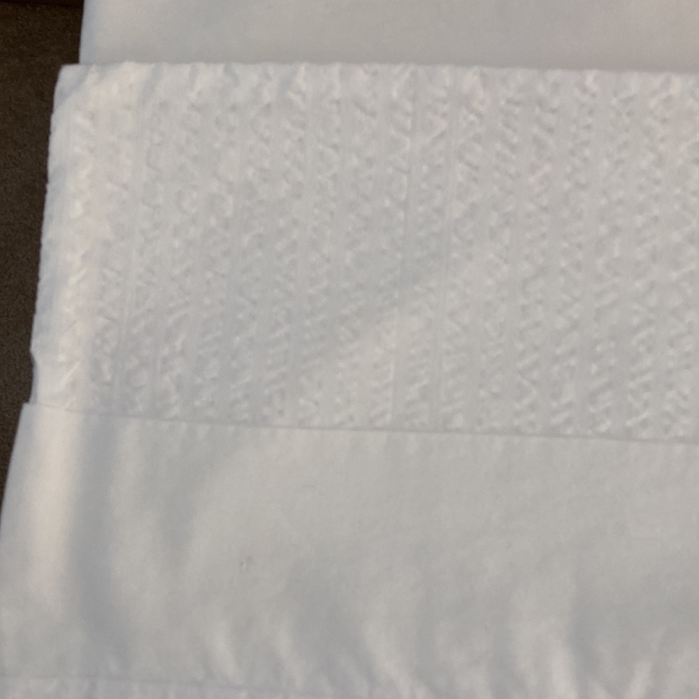 Sear Sucker (2) White 100% Cotton King Size 20 x 36 Pillow Shams From Target - Picture 2 of 8